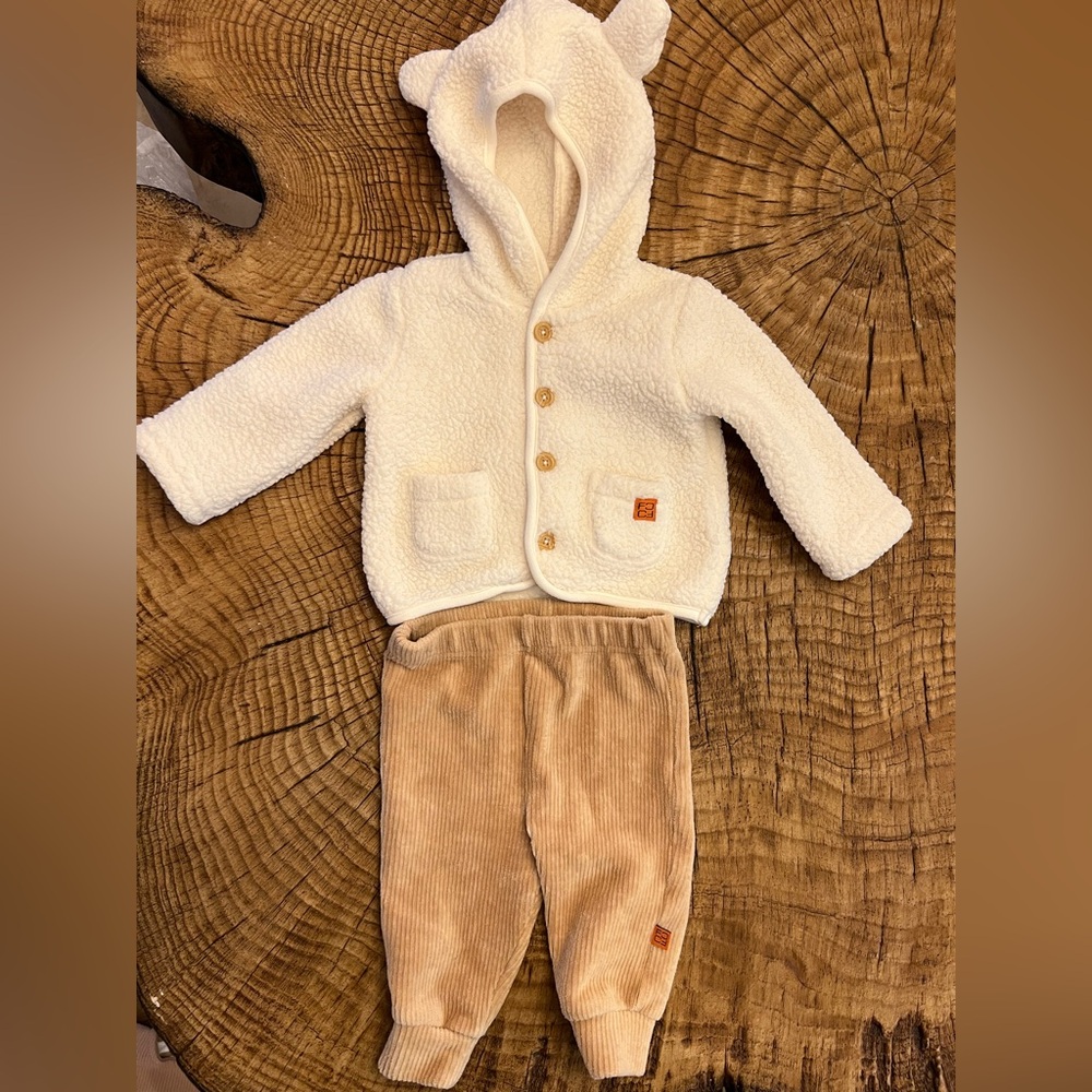 ‼️NWOT: French Connection Baby Matching Set - 0-3M - Picture 2 of 6